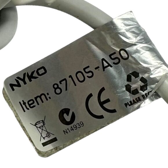 Nyko Kama Wired Nunchuck Controller for Nintendo Wii Remote Vibration Untested - Picture 6 of 9